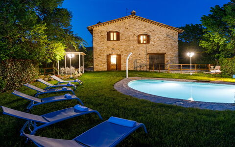 Villa Agostini 10: Schwimmbad, Hütte, Garten, Bauernhaus, Estate, Rasen, Hinterhof, Resort, Garten, Landscaping