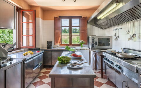Tenuta Astolfi 12+3: Küche, Küchengerät, Interior Design, Countertop, Major Appliance, Flooring, Zuhause, Möbel, Herd, Beleuchtung