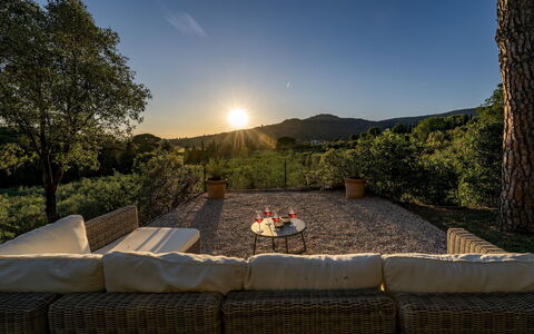 Tenuta Sagherina 8: Natürliche Landschaft, Landschaft, Hügel, Möbel, Gartenmöbel, Sonnenlicht, Sonne, Morgen, Bergstation, Gebirge