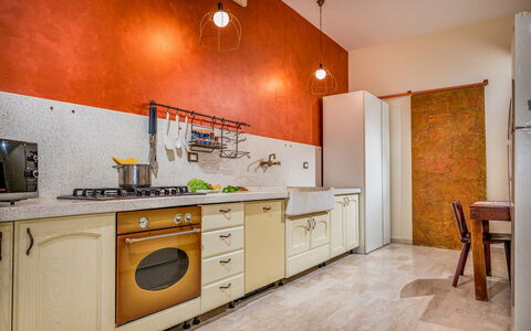 Villa Relax 12+2: Flooring, Interior Design, Holz, Fussboden, Decke, Küche, Countertop, Beleuchtung, Cabinetry, Zimmer