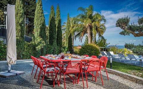 Villa Relax 12+2: Möbel, Gartenmöbel, Stuhl, Garten, Tisch Im Freien, Schatten, Eco Hotel, Landscaping, Resort