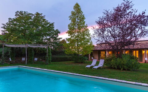 La Tana del Ghiro 18: Schwimmbad, Resort, Estate, Bauernhaus, Garten, Hinterhof, Hazienda, Rasen, Eco Hotel, Schatten