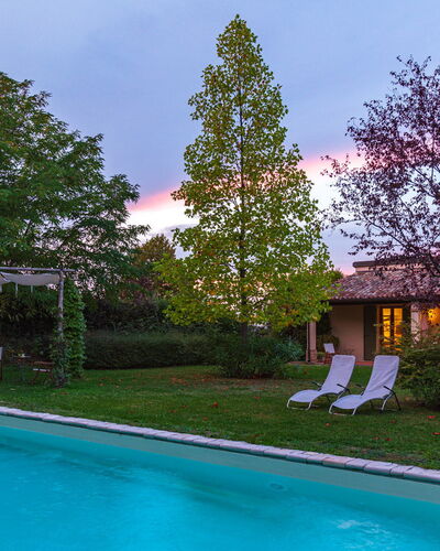 La Tana del Ghiro 18: Schwimmbad, Resort, Estate, Bauernhaus, Garten, Hinterhof, Hazienda, Rasen, Eco Hotel, Schatten