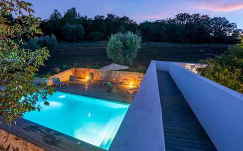 Trullo Santa Pazienza 6+3: Schwimmbad, Blau, Verbundwerkstoff, Resort, Estate, Eco Hotel, Dämmerung, Water Feature, Reflexion, Landscaping