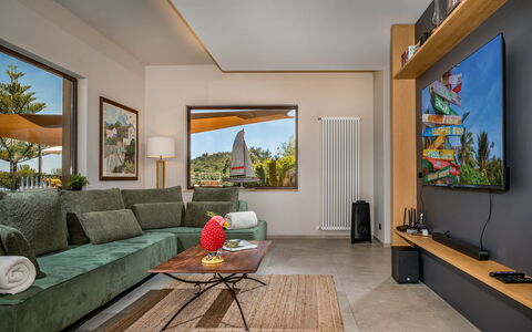 Villa Provenza 12+4: Möbel, Couch, Interior Design, Wohnzimmer, Holz, Flooring, Fernsehen, Zuhause, Fussboden, Tabelle
