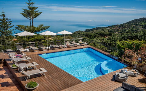 Villa Provenza 12+4: Schwimmbad, Resort, Gartenmöbel, Eco Hotel, Meer, Sonnenliege, Regenschirm, Ozean, Hotel, Freizeit