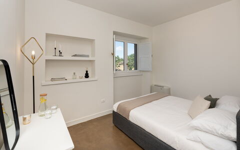 Villa Terre Normanne 10: Interior Design, Bett, Schlafzimmer, Flooring, Möbel, Fussboden, Zimmer, Decke, Bettdecke, Bedding