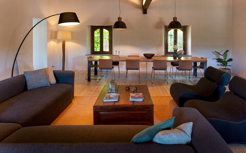 Villa Terre Normanne 10: Möbel, Interior Design, Flooring, Wand, Fussboden, Couch, Decke, Holz, Wohnzimmer, Zimmer