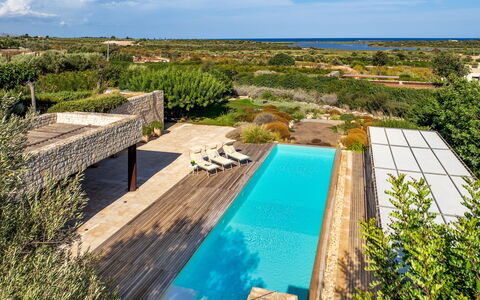 Villa Majoli 9: Blau, Schwimmbad, Resort, Eco Hotel, Freizeit, Gartenmöbel, Schatten, Landscaping, Villa, Ferienort