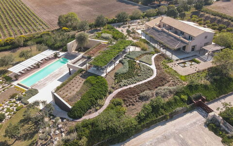 Villa Majoli 9: Wohngebiet, Estate, Zuhause, Dach, Schwimmbad, Grundstueck, Garten, Landscaping, Villa, Resort