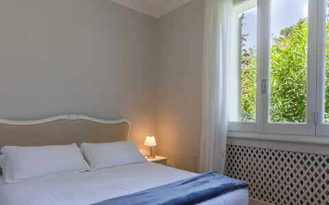 Villa Guidi 10: Interior Design, Schlafzimmer, Fussboden, Zuhause, Zimmer, Bettdecke, Bett, Linens, Bedding, Wohnung