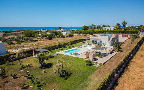 Villa Gialonia 8+2: Landschaft, Resort, Estate, Landscaping, Schwimmbad, Ferienort, Eco Hotel, Villa