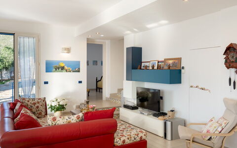 Villa Olimpia 6+2: Möbel, Interior Design, Wand, Flooring, Holz, Couch, Zimmer, Decke, Fussboden, Wohnzimmer