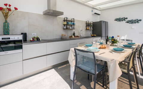 Villa Sabbie Rosse 6: Küche, Countertop, Möbel, Interior Design, Küchengerät, Flooring, Major Appliance, Cabinetry, Zuhause, Fussboden