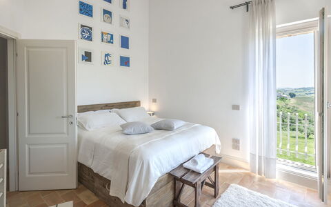 Casa Pilar 4+1: Möbel, Interior Design, Schlafzimmer, Bett, Flooring, Fussboden, Zuhause, Bedding, Zimmer, Bettdecke