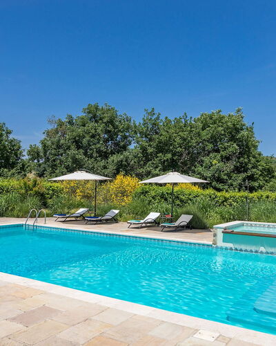 Casal Parro 6: Schwimmbad, Blau, Gartenmöbel, Resort, Möbel, Stuhl, Sonnenliege, Verbundwerkstoff, Freizeit, Eco Hotel