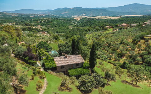 Casa di Pan 6: Baum, Vegetation, Natürliche Landschaft, Landschaft, Hügel, Hochland, Ländliches Gebiet, Strauch, Wiese, Pflanzengemeinschaft