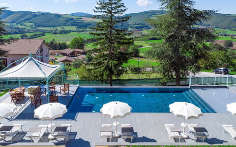 Villa Cappelletti 16+2: Schwimmbad, Resort, Freizeit, Eco Hotel, Gebirge, Regenschirm, Thermae, Sonnenliege, Gartenmöbel, Ferienort