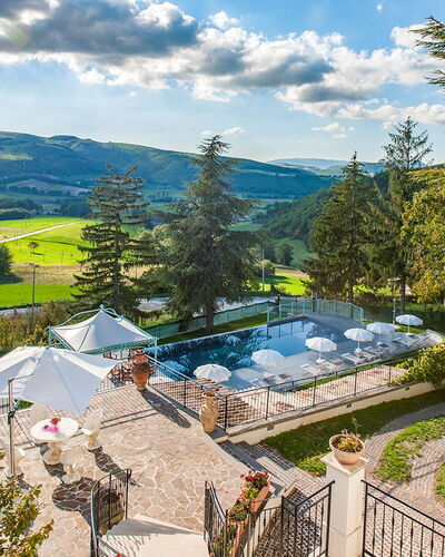Villa Cappelletti 16+2: Schwimmbad, Resort, Eco Hotel, Landscaping, Regenschirm, Estate, Ferienort, Garten, Gartenmöbel, Senke
