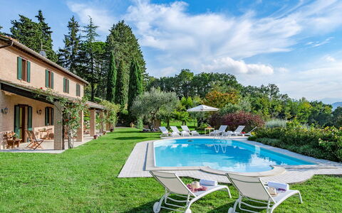 Villa Il Baiocco 8: Hütte, Zuhause, Estate, Bauernhaus, Bergstation, Resort, Garten, Rasen, Eco Hotel, Villa
