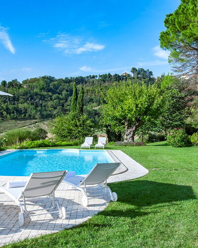 Villa Il Baiocco 8: Blau, Schwimmbad, Resort, Grundstueck, Eco Hotel, Garten, Bauernhaus, Rasen, Estate, Hütte