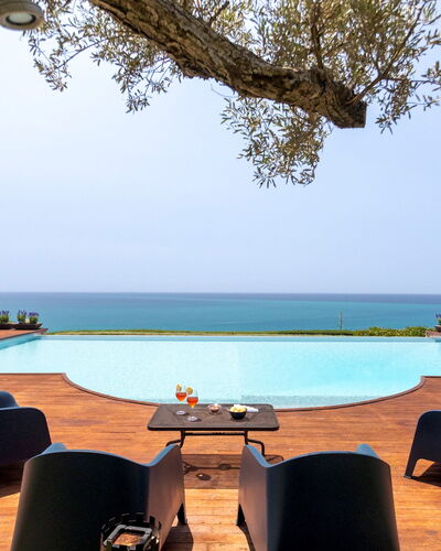 Villa Terra del Sole 8: Wasser, Schwimmbad, Resort, Möbel, Meer, Gartenmöbel, Eco Hotel, Ozean, Dämmerung, Sonnenuntergang
