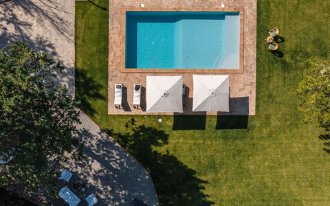 Casale Tavernelle 6: Schwimmbad, Garten, Gartenmöbel, Rasen, Schatten, Freizeit, Resort, Landscaping, Hinterhof, Garten