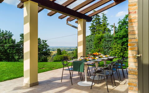 Villa Pergola 8: Möbel, Gartenmöbel, Stuhl, Grundstueck, Schatten, Garten, Tisch Im Freien, Outdoor Struktur, Hinterhof, Eco Hotel
