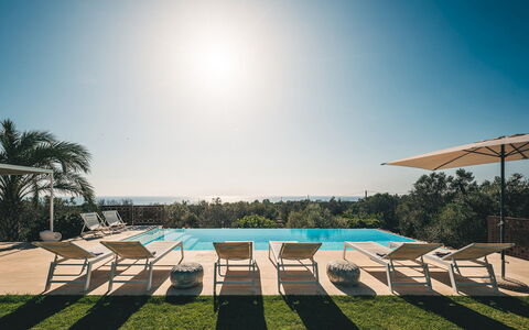 Villa la Pupazza 8: Schwimmbad, Resort, Gartenmöbel, Schatten, Eco Hotel, Sonnenliege, Tropen, Stuhl, Landscaping