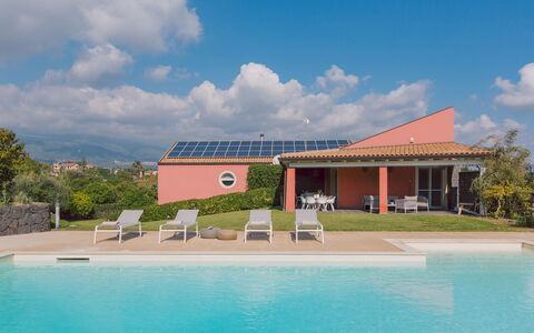 Villa Kimia 8: Schwimmbad, Estate, Bauernhaus, Resort, Hazienda, Villa, Landscaping, Eco Hotel, Hinterhof