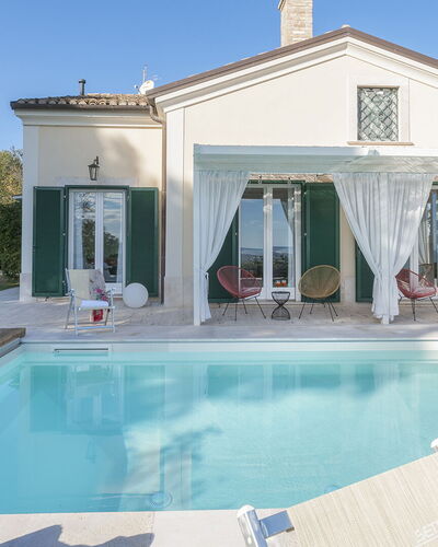 Villa Lucente 6+2: Schwimmbad, Tür, Estate, Stuhl, Villa, Landscaping, Bauernhaus, Resort, Hazienda, Schatten