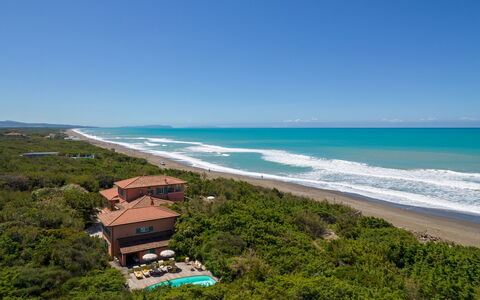 Villa Corallina 12: Schwimmbad, Eco Hotel, Gartenmöbel, Resort, Tropen, Ferienort, Villa