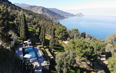 Villa Armonia 8: Bergstation, Schwimmbad, Klang, Bucht, Tropen, See, Resort, Ferienort, Immergrün