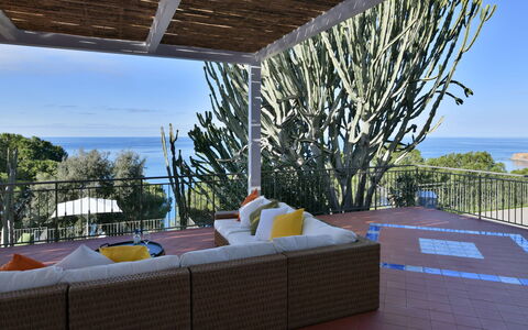 Villa Armonia 8: Möbel, Stuhl, Gartenmöbel, Fussboden, Schatten, Resort, Eco Hotel, Meer, Küste, Deck