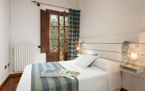 Villa Nikka 6: Holz, Möbel, Interior Design, Schlafzimmer, Bett, Zuhause, Linens, Zimmer, Bedding, Bettdecke