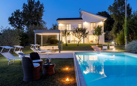 Villa Petrillo 6: Schwimmbad, Wohngebiet, Zuhause, Haus, Resort, Estate, Garten, Villa, Eco Hotel, Rasen
