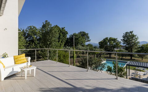 Villa Petrillo 6: Veranda, Holzboden, Verbundwerkstoff, Schatten, Deck, Gartenmöbel, Schwimmbad, Eco Hotel, Garten, Resort