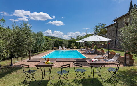 Podere Montioni 6+2: Schwimmbad, Estate, Eco Hotel, Hazienda, Resort, Villa, Landscaping, Bauernhaus, Hotel, Gartenmöbel