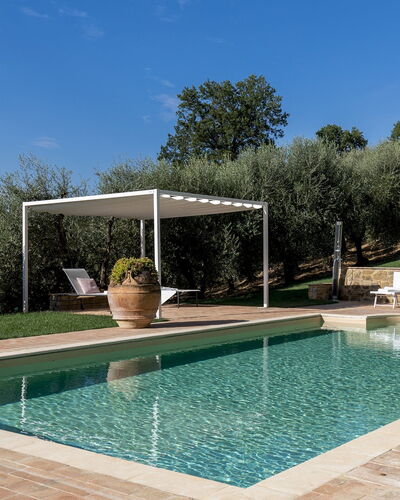 Villa Binetti 7: Schwimmbad, Verbundwerkstoff, Garten, Water Feature, Landscaping, Schatten, Estate, Resort, Hinterhof, Flagstone