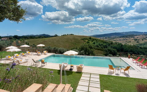 Casolare San Martino 12: Schwimmbad, Gartenmöbel, Resort, Möbel, Sonnenliege, Eco Hotel, Thermae, Estate, Stuhl, Villa