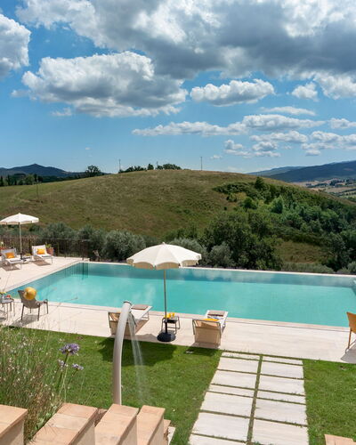 Casolare San Martino 12: Schwimmbad, Gartenmöbel, Resort, Möbel, Sonnenliege, Eco Hotel, Thermae, Estate, Stuhl, Villa