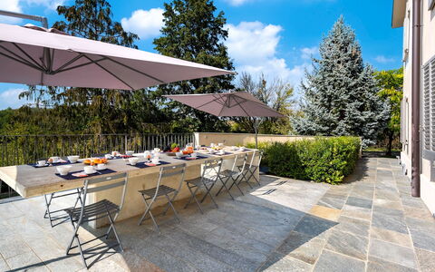 Villa Boemia 10: Möbel, Stuhl, Gartenmöbel, Tabelle, Tisch Im Freien, Küche & Esszimmer Tisch, Schatten, Regenschirm, Garten, Terrasse