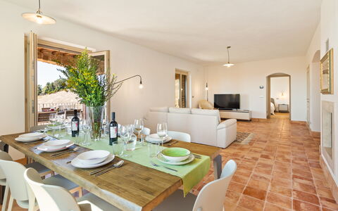 Casale Grottini 8: Möbel, Flooring, Küche & Esszimmer Tisch, Interior Design, Tabelle, Stuhl, Zuhause, Fussboden, Esszimmer, Decke