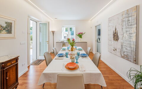 Villa Bellina 6: Möbel, Interior Design, Esszimmer, Wand, Tabelle, Flooring, Holz, Stuhl, Küche & Esszimmer Tisch, Decke