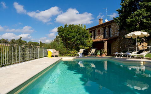 Gli Spilocchi 16: Schwimmbad, Blau, Wohngebiet, Resort, Gartenmöbel, Estate, Eco Hotel, Villa, Hazienda, Bauernhaus