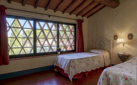 Gli Spilocchi 16: Wand, Möbel, Interior Design, Flooring, Schlafzimmer, Bett, Fussboden, Zuhause, Bedding, Bettdecke