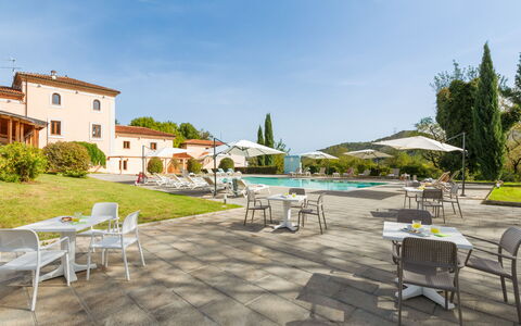 Tenuta Esdra 20: Resort, Ferienort, Schwimmbad, Villa