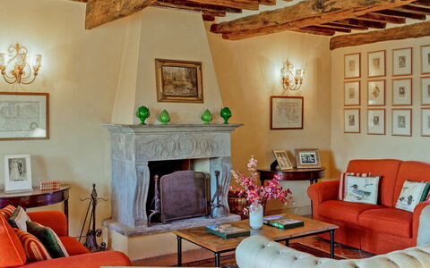 La Mandolata 12: Möbel, Interior Design, Wand, Flooring, Holz, Couch, Wohnzimmer, Zimmer, Zuhause, Decke