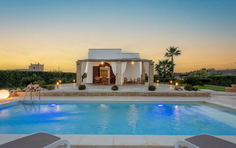 Villa Serena 4: Schwimmbad, Resort, Blumentopf, Estate, Eco Hotel, Hazienda, Villa, Outdoor Struktur, Landscaping, Schatten