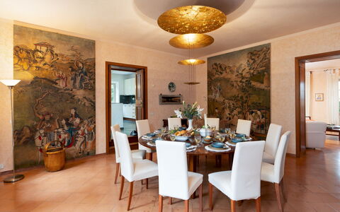 Casa del Duca 10: Möbel, Interior Design, Wand, Tabelle, Stuhl, Flooring, Holz, Decke, Fussboden, Esszimmer